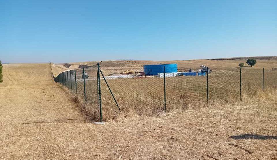 Vecinos de Avedillo denuncian que las obras de la planta de biogás de Peleas de Abajo se pararon misteriosamente al llegar lo