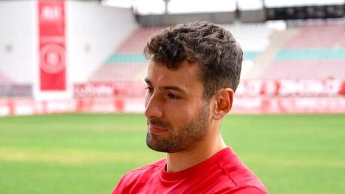 Dufur llega al Zamora CF con hambre de Liga y brazalete de capitán bajo el brazo