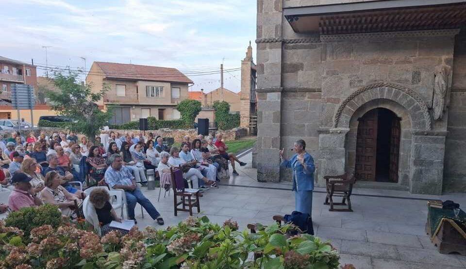 El Monasterio de Santa Marta de Tera se rinde ante la magia de Zamora y el drama de la Reina Juana