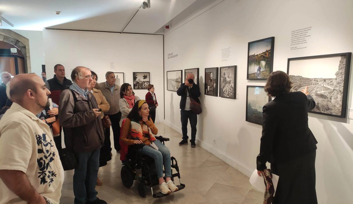 Treinta miradas jóvenes conquistan La Alhóndiga con la exposición fotográfica "Aleatorio"