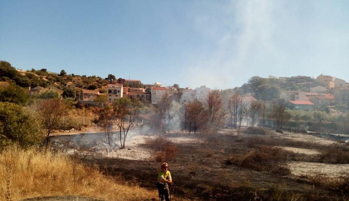Bermillo de Sayago celebra su gran fiesta comarcal con el incendio de Fermoselle como telón de fondo