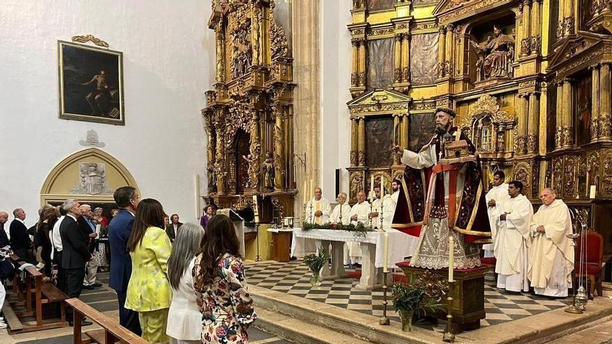Toro se rinde ante la tradición con el desfile de la banda y la misa solemne del día de San Agustín