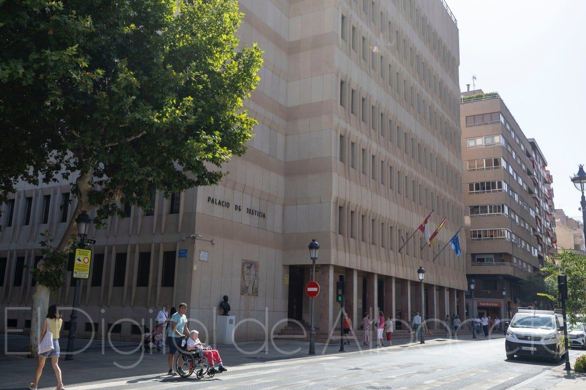 Una orden de alejamiento y una autorización para recoger al hijo chocan en los tribunales de Villarrobledo