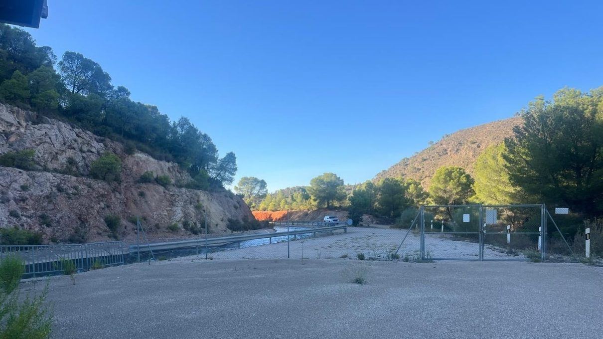 El canal de Liétor se rompe y paraliza el trasvase Tajo-Segura en pleno término albaceteño
