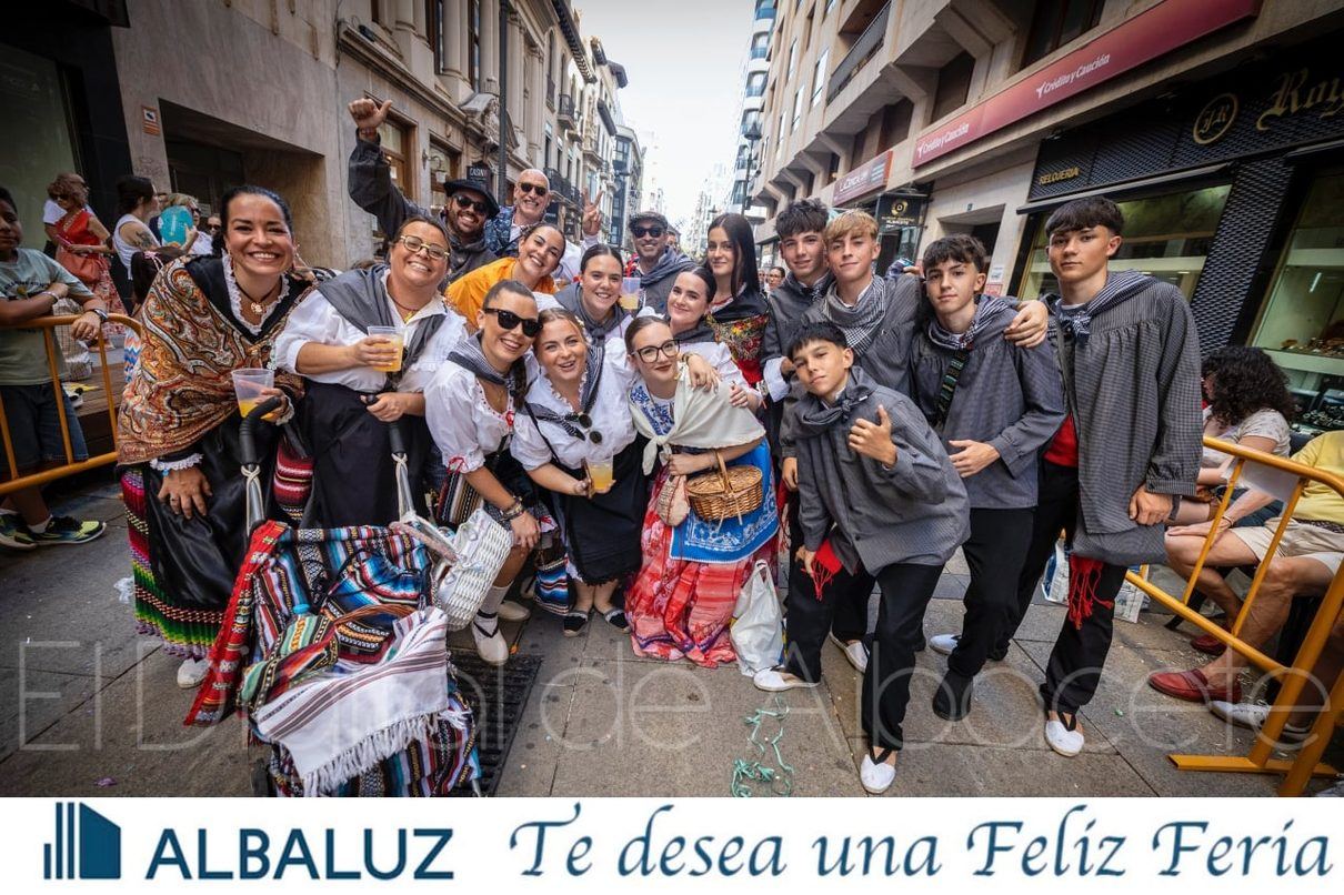 Albacete se viste de fiesta: la Cabalgata de la Feria 2026 llena las calles de color y emoción