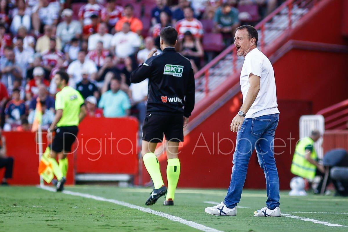 Alberto González llega a sus 100 partidos con el Alba con un mensaje claro: «El equipo va a funcionar muy bien»