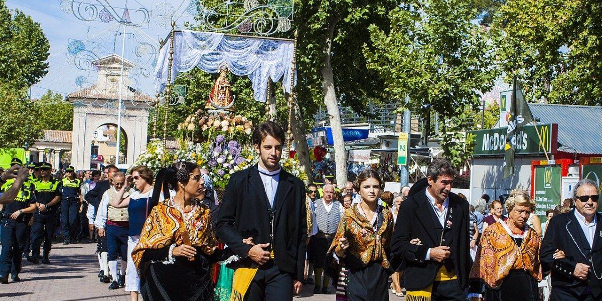 La Virgen de Los Llanos abre la Feria de Albacete 2026 con cabalgata, música y fuegos artificiales