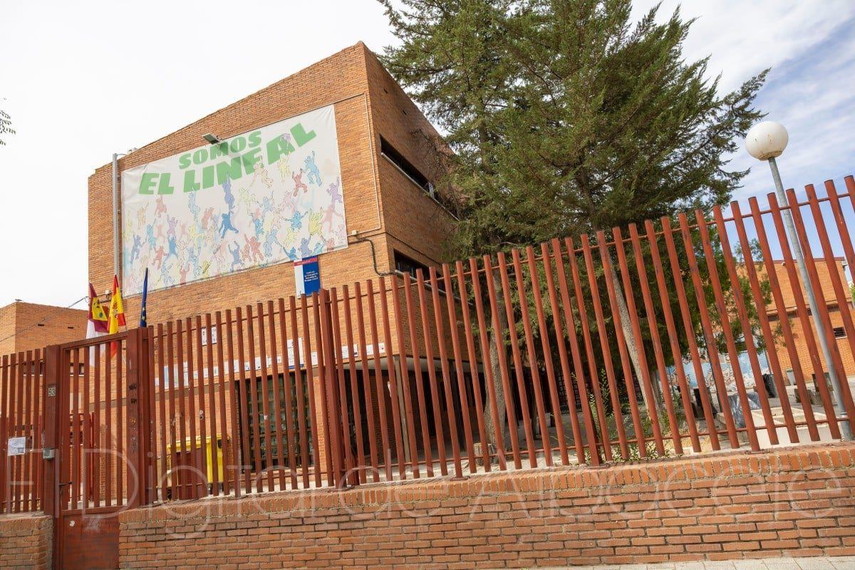 La Junta reorganiza el personal de los colegios e institutos de Albacete con más técnicos en infantil y menos ordenanzas en v