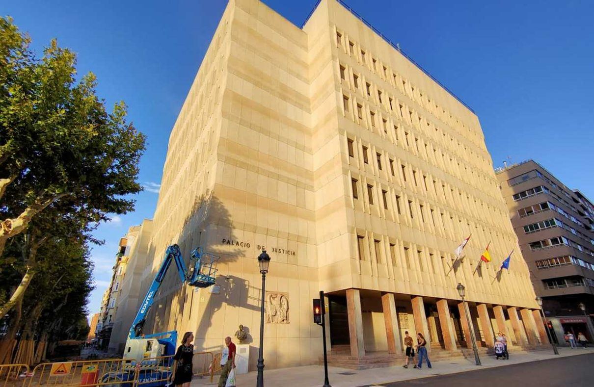 La Audiencia de Albacete condena a doce personas por mover cocaína entre Alicante y la capital en coches de lujo