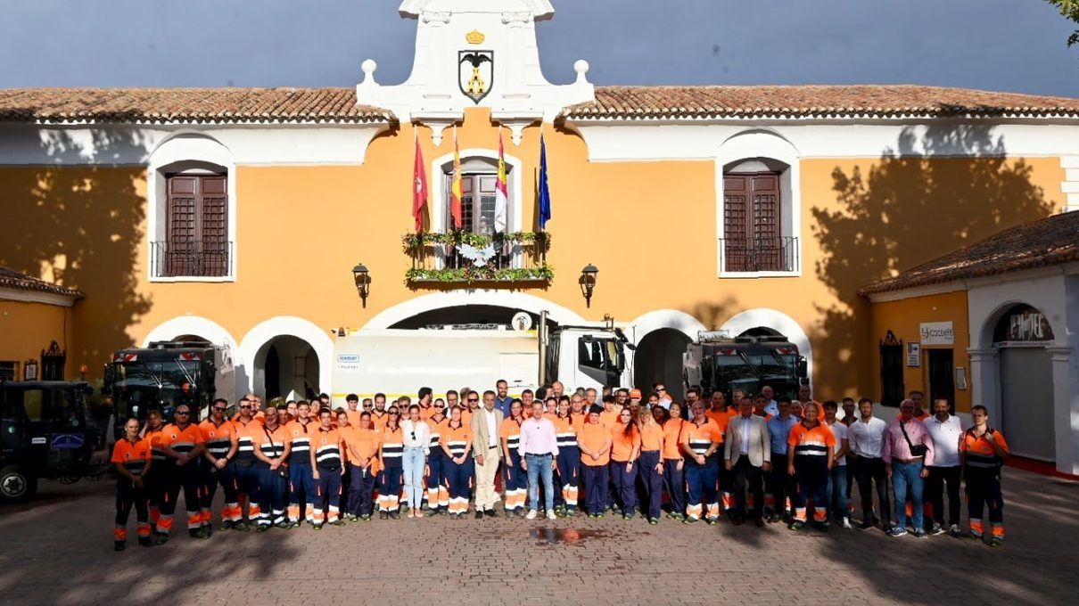 116 operarios trabajan sin descanso para que la Feria de Albacete luzca impecable cada mañana