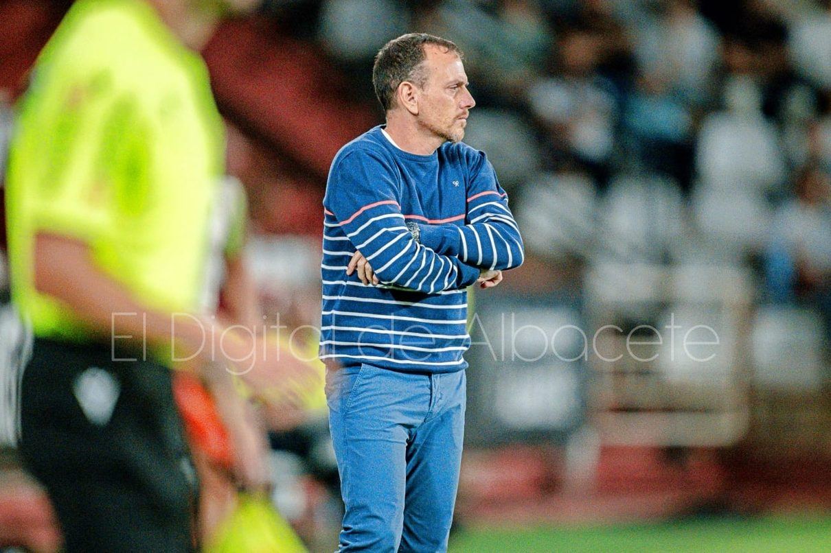 El Albacete se hunde en el inicio de temporada: sin victorias en seis jornadas y el técnico al límite