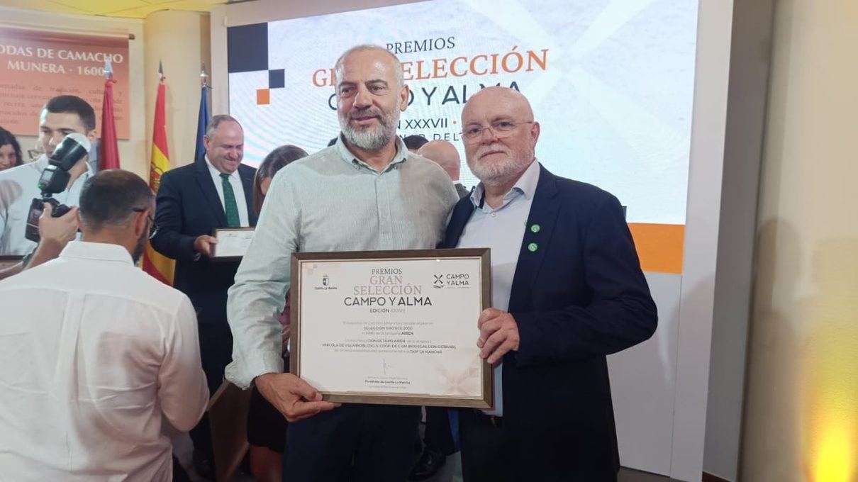 El vino airén de Villarrobledo brilla en la Feria de Albacete con un galardón nacional