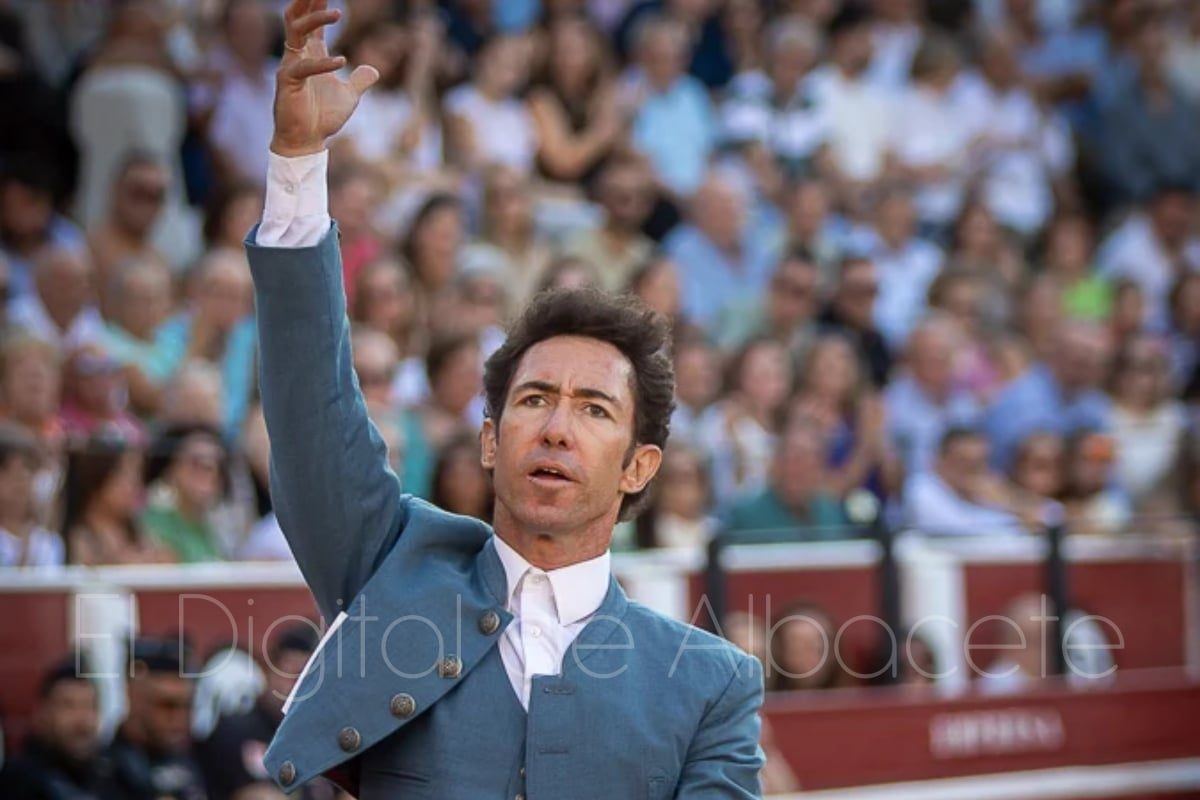 La presidenta de la plaza de Albacete califica la actuación de Leonardo Hernández como "maltrato animal" y confirma su propue