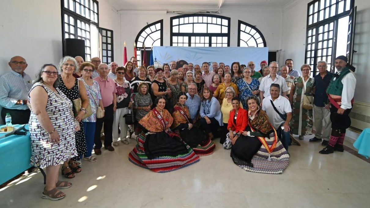 Albacete brinda en la Feria por sus mayores: «Han puesto los cimientos para que otras generaciones sigamos construyendo»
