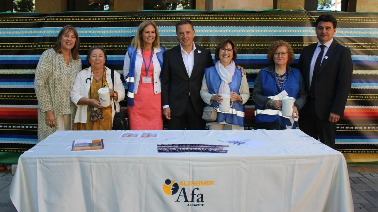 El alcalde de Albacete se suma al Día Mundial del Alzheimer y llama a la ciudadanía a apoyar a Afa