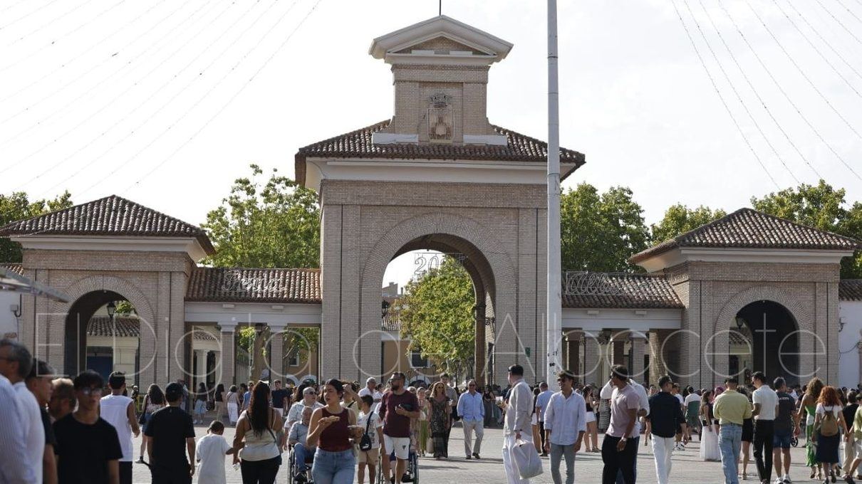 Guía práctica para aprovechar al máximo la Feria de Albacete 2026: aparcamientos, autobuses y servicios esenciales