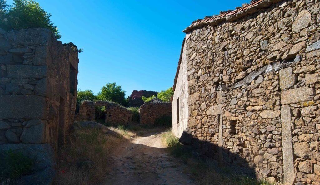 La despoblación golpea sin freno a los pueblos de Ávila: 11.000 vecinos menos en solo dos años