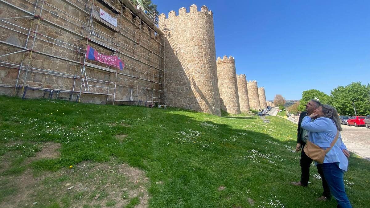 Ávila se queda sin piezas esenciales mientras el Ayuntamiento sueña con grandes proyectos