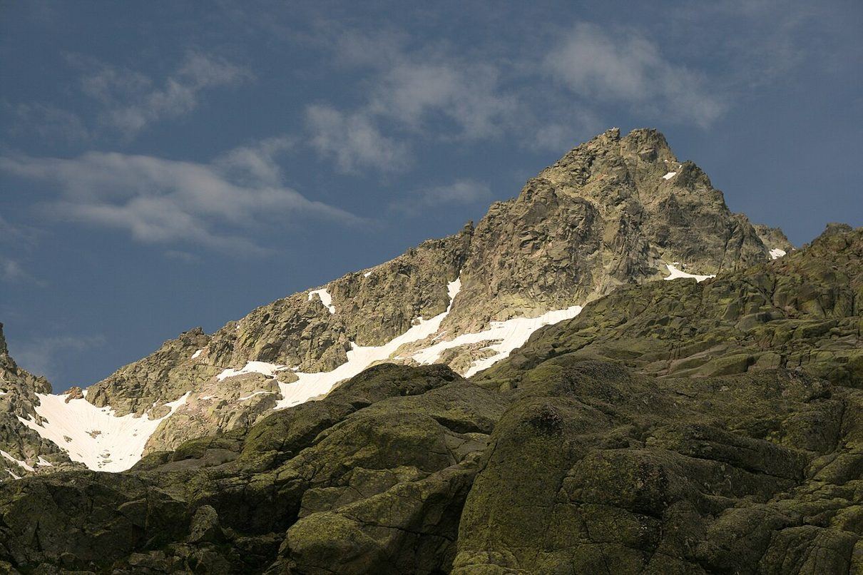 Cuatro montañeros rescatados en la sierra de Gredos tras sufrir uno de ellos múltiples contusiones