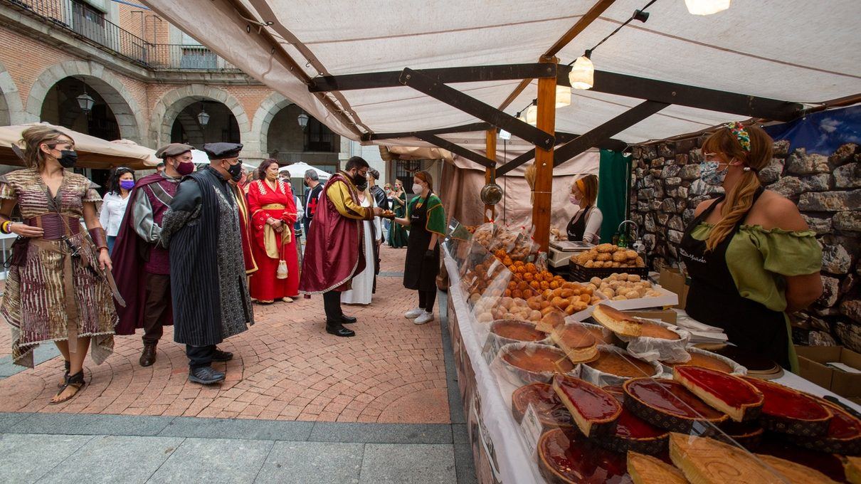 Ávila despide una edición histórica de su Mercado Medieval marcada por el calor y el lleno absoluto