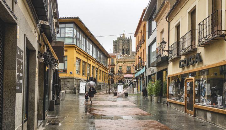Tres accidentes en pocas horas dejan cuatro heridos en las calles de Ávila