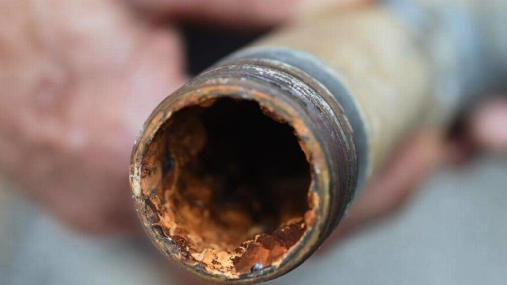 Los vecinos de Piedrahíta llevan meses bebiendo agua no apta: diez avisos oficiales que nadie ha resuelto
