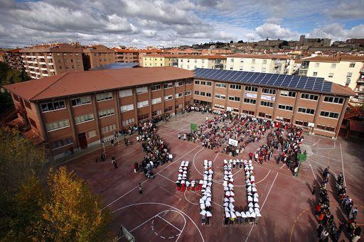 Relevo en la dirección de los Colegios Diocesanos de Ávila: Pablo Rodríguez toma el testigo de Félix Moreno