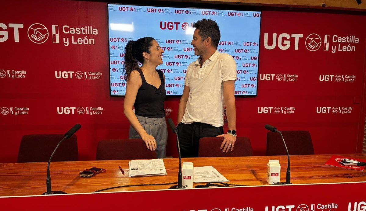 El sindicato UGT amenaza con movilizaciones por el "hartazgo" de los docentes y acusa a la Junta de ocultar la realidad del a