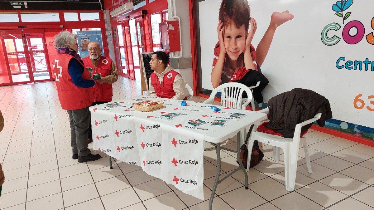 La solidaridad abulense recauda más de mil euros para que ningún niño empiece el curso sin material escolar