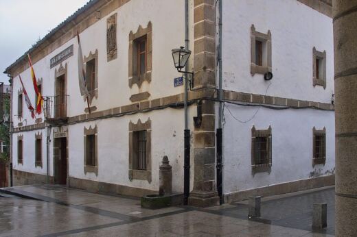 El PSOE de Ávila acusa al alcalde de anteponer las directrices de Madrid a los intereses de la ciudad
