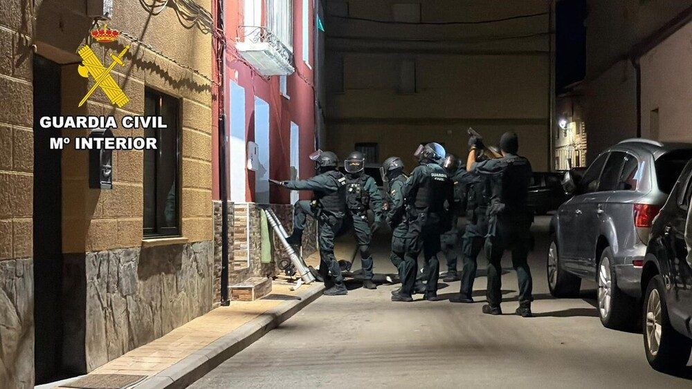 La Guardia Civil desmantela cuatro narcopuntos en Roa y detiene a cuatro personas en una operación madrugadora