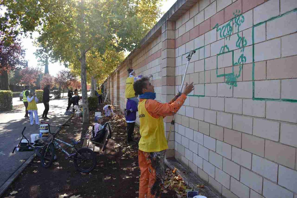 Burgos abre los muros del polideportivo Juan Carlos Higuero al arte urbano para acabar con el grafiti ilegal