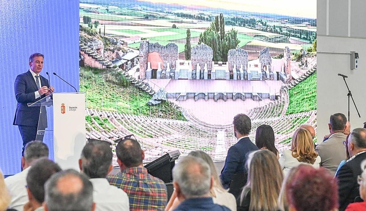 Villarcayo celebra el Día de la Provincia de Burgos con un homenaje a los alcaldes que mantienen vivos los pueblos