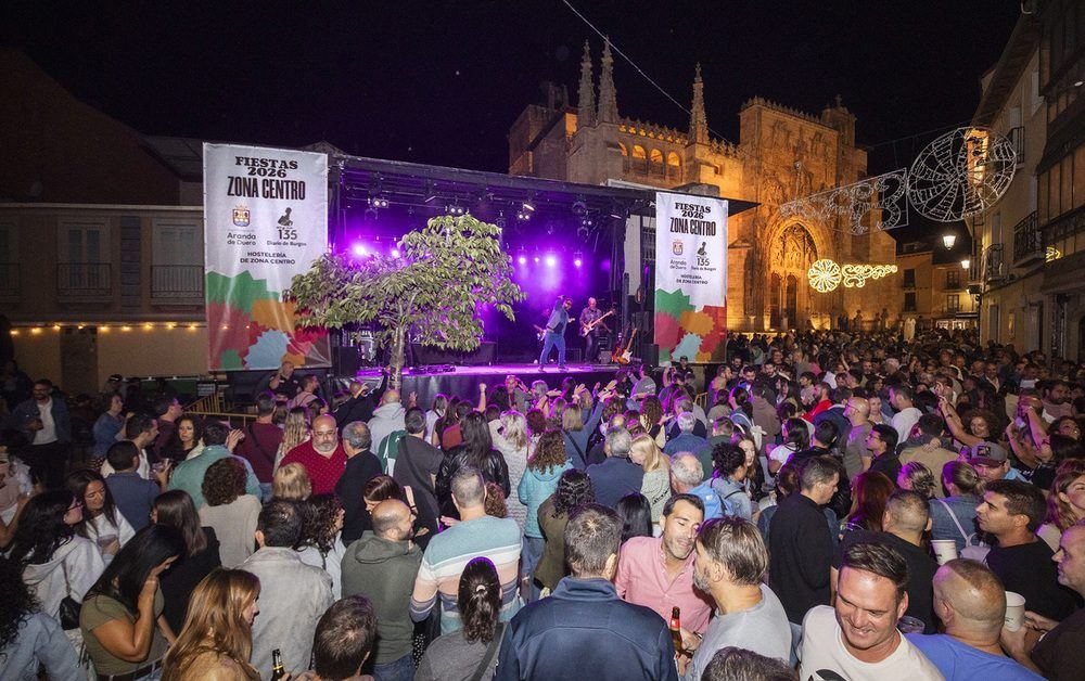 La plaza de La Sal revienta con Melon Diesel y un viaje al pasado para abrir las fiestas de Aranda