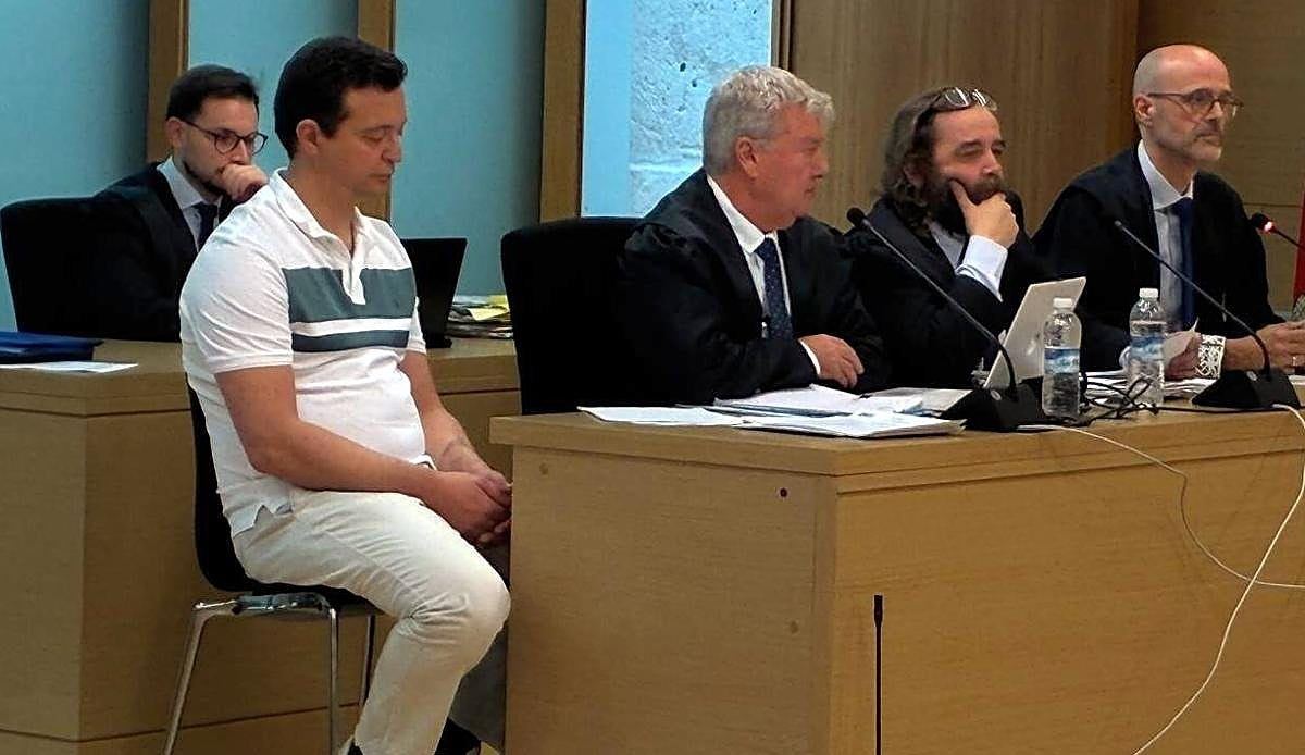 El acusado del crimen de Aranda alega que el consumo de cocaína le borró la memoria del día que mató a su suegro