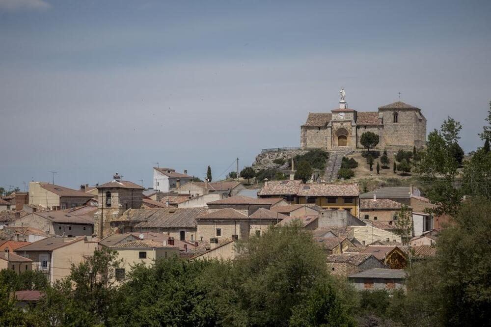 Un motorista pierde la vida tras colisionar con un turismo en la localidad burgalesa de Baños de Valdearados