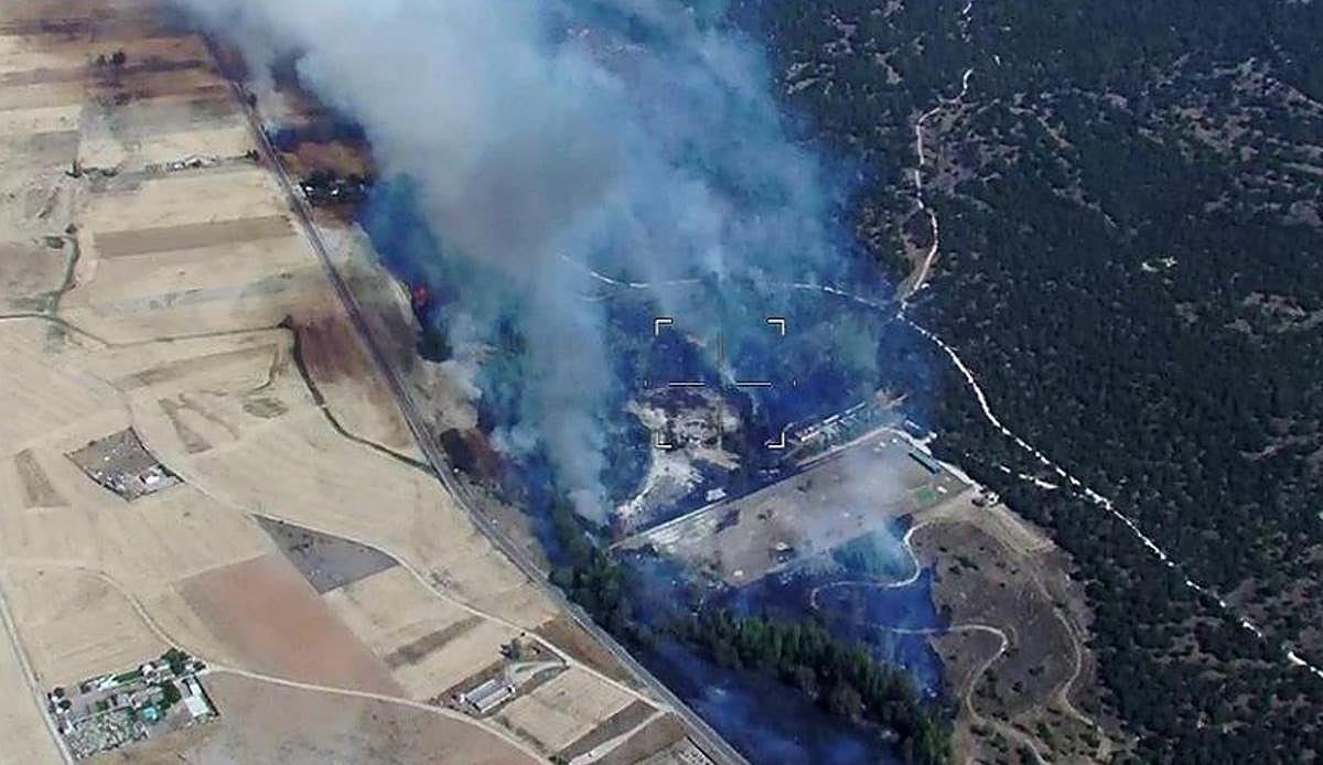El fuego arrasa el monte de La Calabaza en Aranda y obliga a desalojar vecinos con riesgo declarado de nivel 2