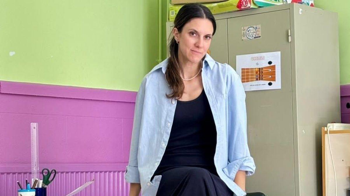 Bárbara, la maestra rural que adapta cada día a las necesidades del niño con autismo de un pequeño colegio de Burgos