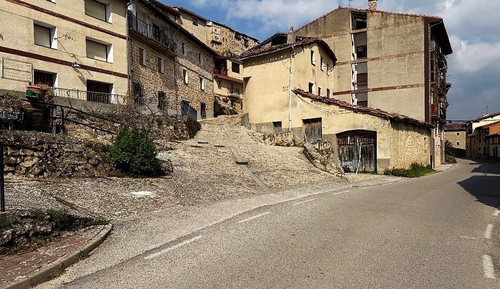 Frías invierte 300.000 euros para transformar el barrio bajo de la ciudad más pequeña de España