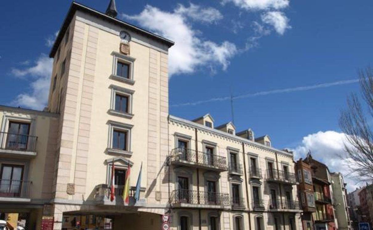 Un concejal de Aranda de Duero exige que se investigue la conducta del secretario general en funciones del Ayuntamiento