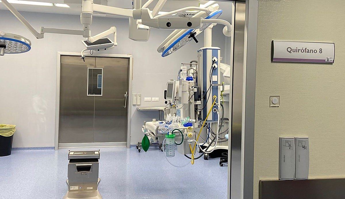 Una tubería rota inunda ocho quirófanos del Hospital Universitario de Cáceres y obliga a cancelar las cirugías del día