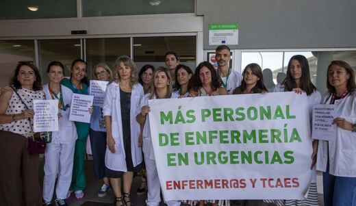Enfermeras de Urgencias del Hospital Universitario de Cáceres paran para exigir más personal en noches y fines de semana