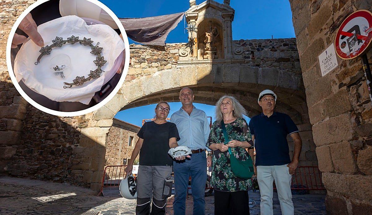 Un tesoro de cobre oculto siglos en la muralla: aparece la corona perdida de la Virgen de la Estrella de Cáceres
