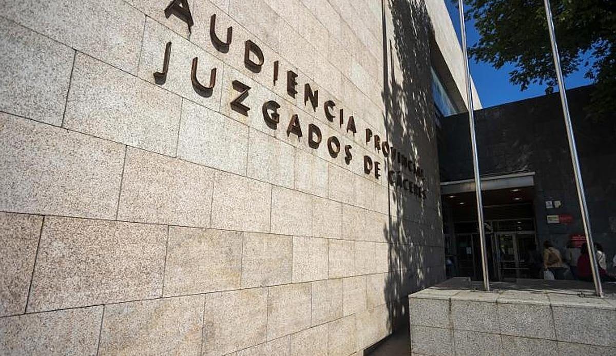 Una pareja acaba en prisión por chantajear a un hombre con su propia foto íntima a cambio de solo 20 euros