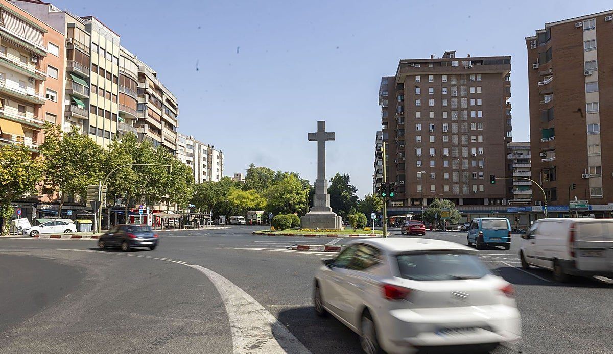 La batalla por la Cruz de los Caídos de Cáceres se recrudece: siete entidades presentan alegaciones a horas de cerrar el plaz