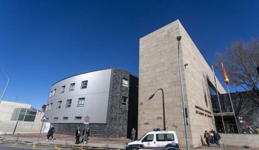 La Audiencia de Cáceres confirma dos años y medio de prisión para el hombre que atacó a puñetazos a policías en un centro com