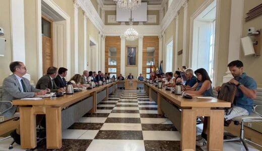 Cáceres abarata el IBI y el impuesto del coche a partir de 2027 con un ahorro medio de 30 euros por familia
