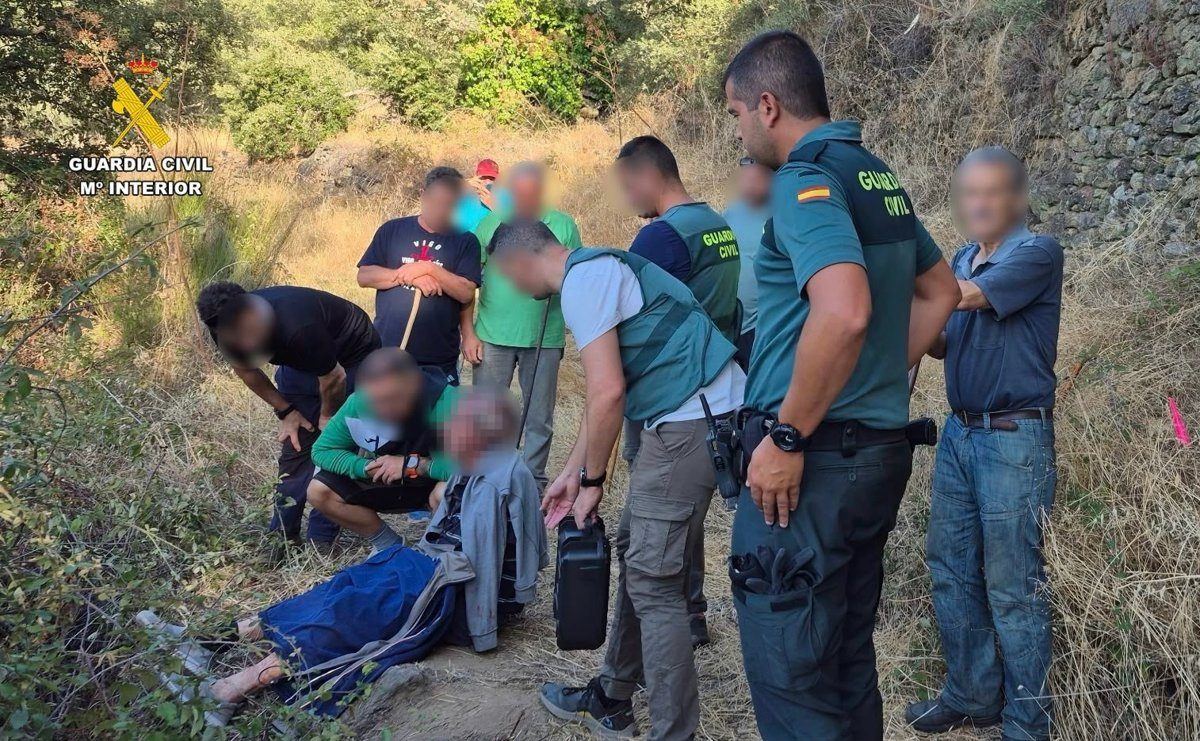 Un vecino de 82 años sobrevive una noche entera atrapado en un zarzal en Pasarón de la Vera