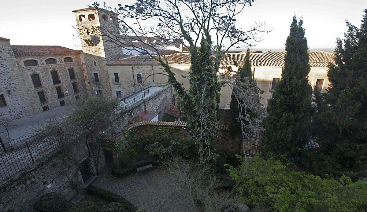 Cinco meses sin el Jardín de Ulloa: los ecologistas de Cáceres piden al Ayuntamiento que fije ya una fecha de reapertura