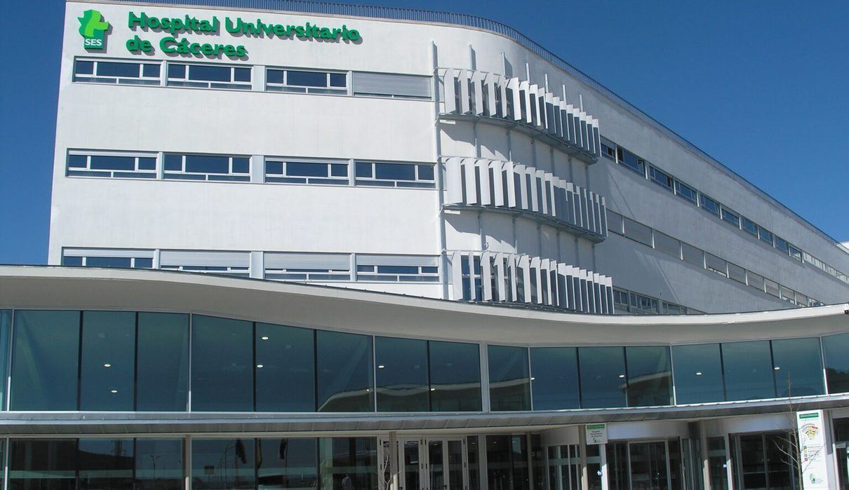 Una rotura en una tubería obliga al Hospital Universitario de Cáceres a cancelar todas las operaciones programadas del día